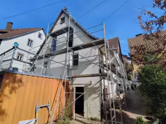Fachwerkfassade während der Dämmarbeiten