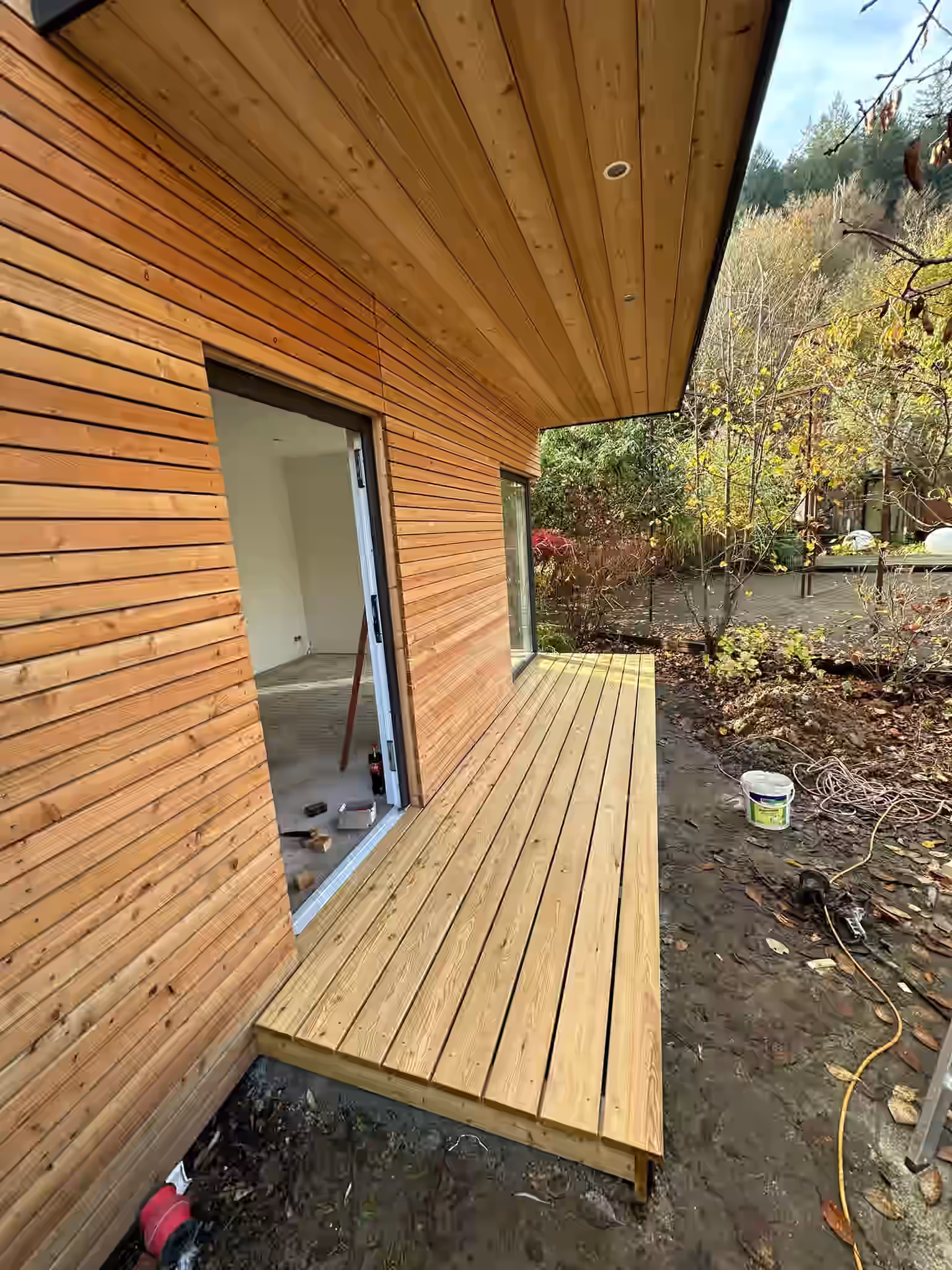 Aussenansicht Tinyhouse mit Terrasse